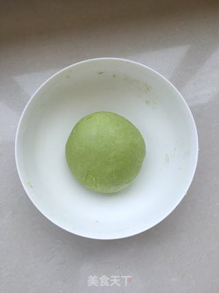 槐花猪肉水饺的做法步骤:2