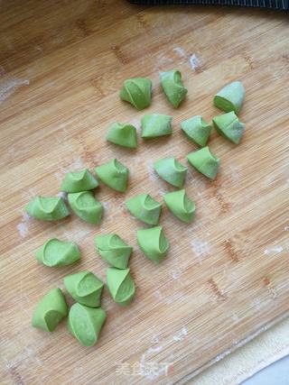 槐花猪肉水饺的做法步骤:11