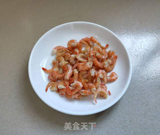 西芹炒小红虾的做法步骤:3