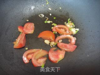 减脂又美味的西红柿鸡蛋面的做法步骤:2
