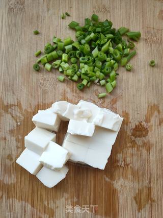 菌菇豆腐汤的做法步骤:3