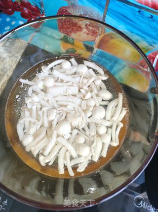 菌菇豆腐汤的做法步骤:6