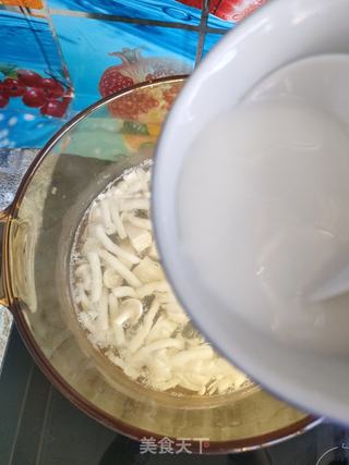菌菇豆腐汤的做法步骤:9