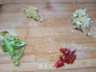 麻辣花蛤的做法步骤:2