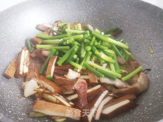 #春季应季美食#蒜苔豆干炒肉片的做法步骤:6