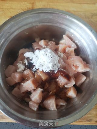 辣子鸡丁的做法步骤:3