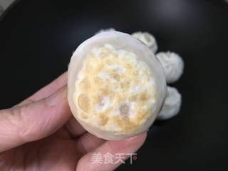 咸蛋黄糯米煎包的做法步骤:8