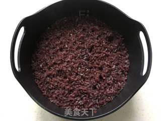 紫米肉松蛋堡的做法步骤:5