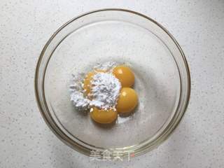 蛋黄小饼干的做法步骤:2