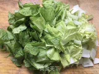 虾滑年糕青菜汤的做法步骤:2