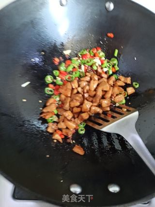 双椒爆兔丁的做法步骤:12