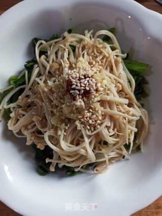 麻酱菠菜金针菇的做法步骤:4