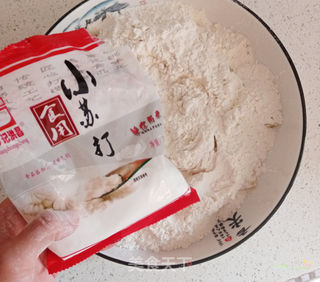 越嚼越香的老面馒头 纯面肥发面 好吃有嚼劲的做法步骤:2