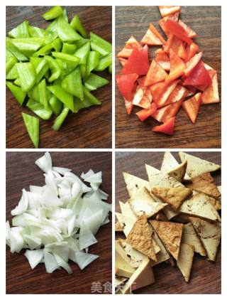素鸡豆腐炒双椒的做法步骤:2