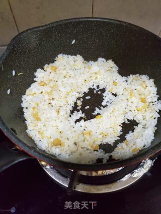 瑶柱蛋炒饭的做法步骤:6