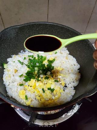 瑶柱蛋炒饭的做法步骤:8
