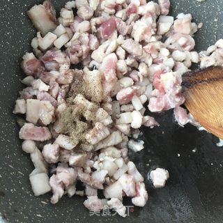 红烧肉丁包的做法步骤：7