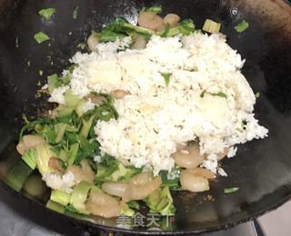 懒人蔬菜虾仁鸡蛋炒饭的做法步骤:4