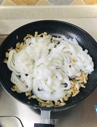 炒河粉的做法步骤：5