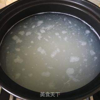 瑶柱瘦肉粥的做法步骤：2