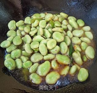 葱焖蚕豆的做法步骤:6