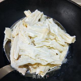 黄瓜拌腐竹的做法步骤:7