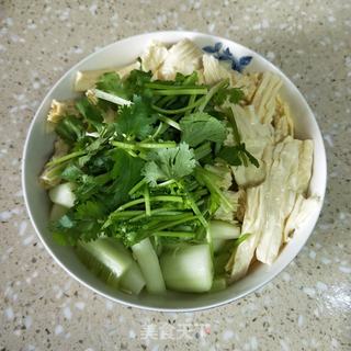 黄瓜拌腐竹的做法步骤:12