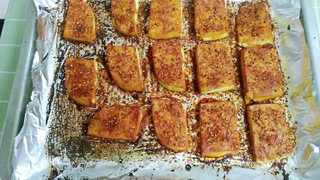 外酥里嫩,香辣过瘾的烤豆腐的做法步骤:12