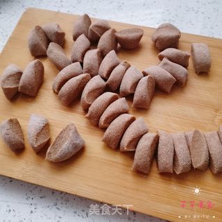 黑全麦韭菜鸡蛋蒸饺的做法步骤：10