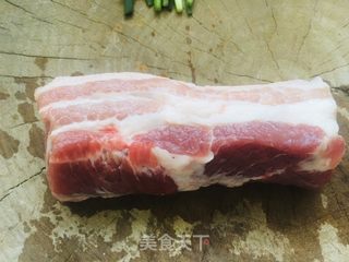 粉蒸肉的做法步骤：1