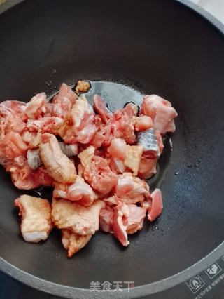 土鸡炖粉条的做法步骤：2