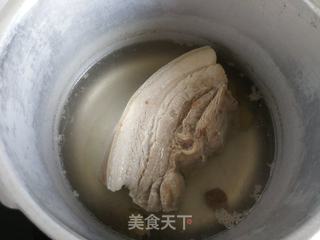 青萝卜干扣肉的做法步骤:2