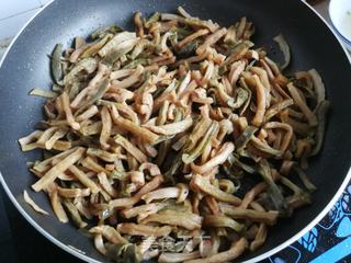 青萝卜干扣肉的做法步骤:5