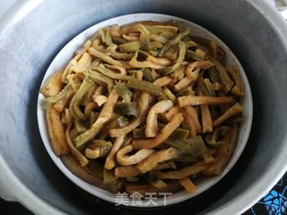 青萝卜干扣肉的做法步骤:8
