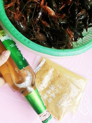 蒜蓉小龙虾的做法步骤:3