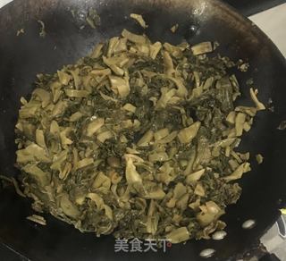 酸菜炒金竹笋的做法步骤:3