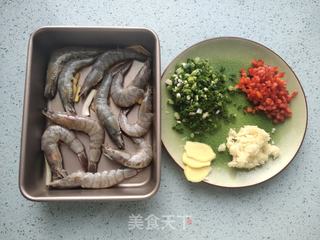 炒虾的华丽升级——避风塘炒虾的做法步骤:2
