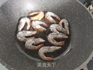 炒虾的华丽升级——避风塘炒虾的做法步骤:4