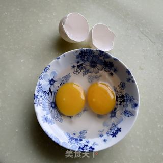 鹅蛋炒粉皮的做法步骤:2