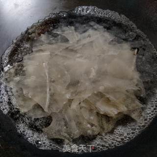 鹅蛋炒粉皮的做法步骤:5