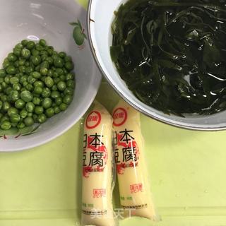 豌豆海带豆腐汤的做法步骤：1