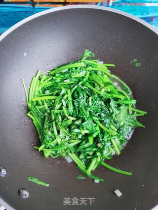 爆炒茼蒿的做法步骤：8