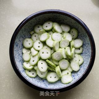 丝瓜肉丸汤的做法步骤:5