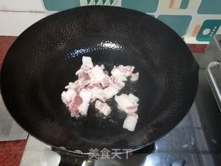 酸菜猪肉炖粉条的做法步骤:3