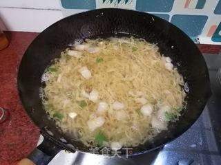 酸菜猪肉炖粉条的做法步骤:8