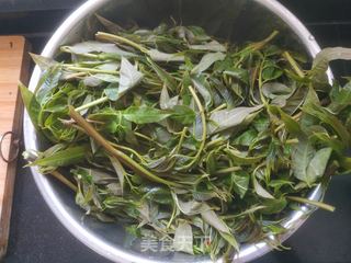 香椿鸡蛋馅饺子的做法步骤:2