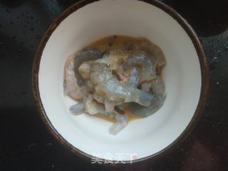 虾仁鸡蛋芝士焗饭的做法步骤:3