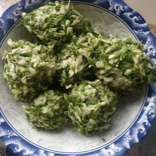 槐花猪肉水饺的做法步骤:3