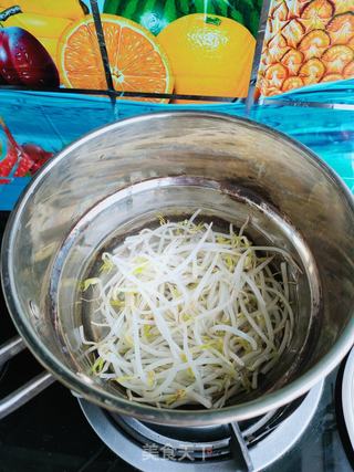 绿豆芽拌荞麦面的做法步骤:6