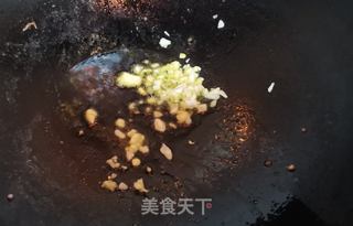 鱿鱼须炒饭的做法步骤:4